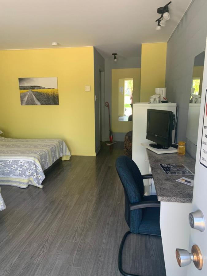 Motel Valois Yl Inc Acton Vale Kültér fotó